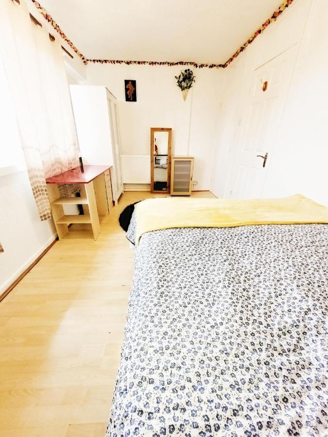 Excellent Double Rooms In Cheap Rate Around Central לונדון מראה חיצוני תמונה