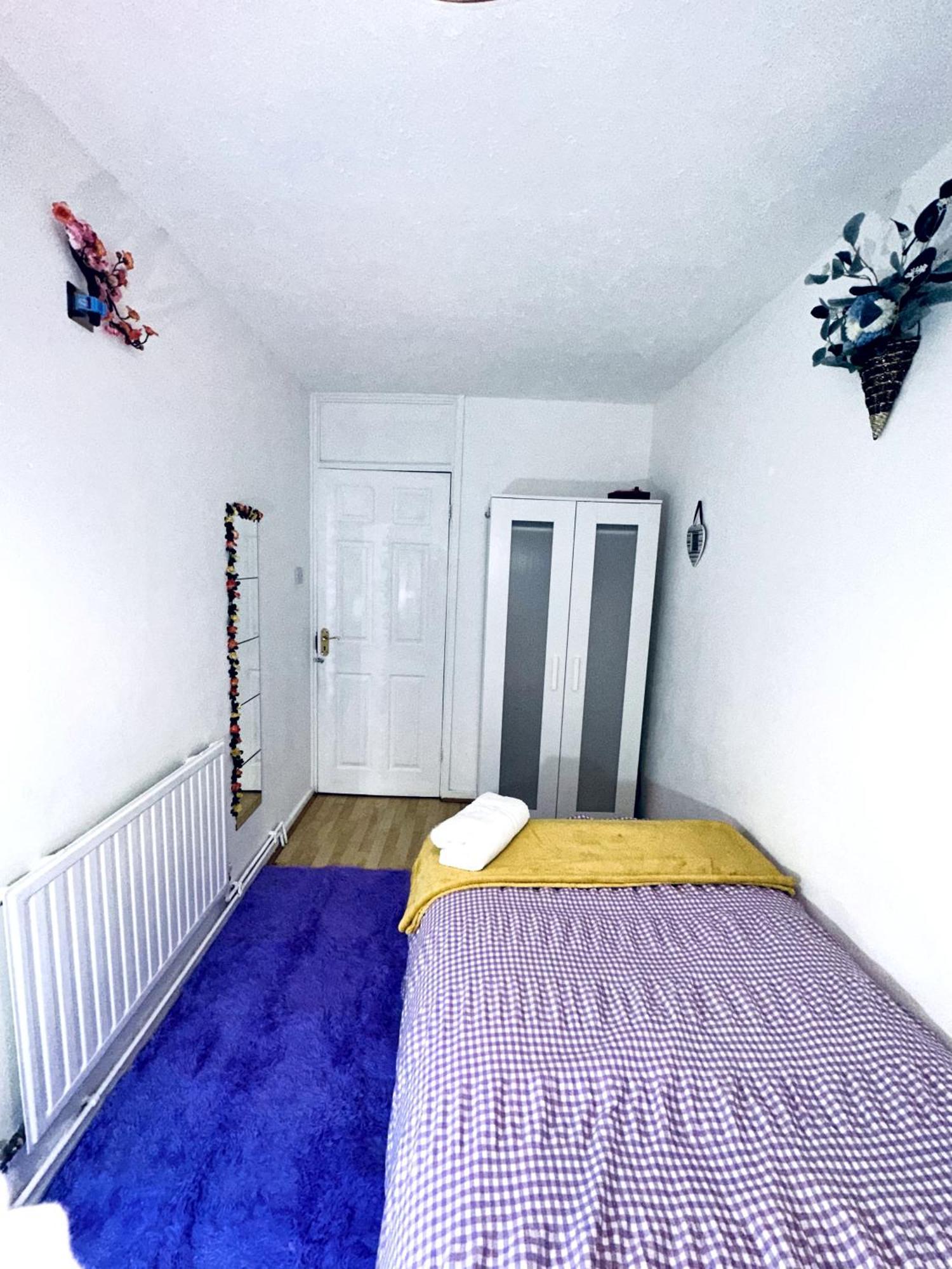 Excellent Double Rooms In Cheap Rate Around Central לונדון מראה חיצוני תמונה